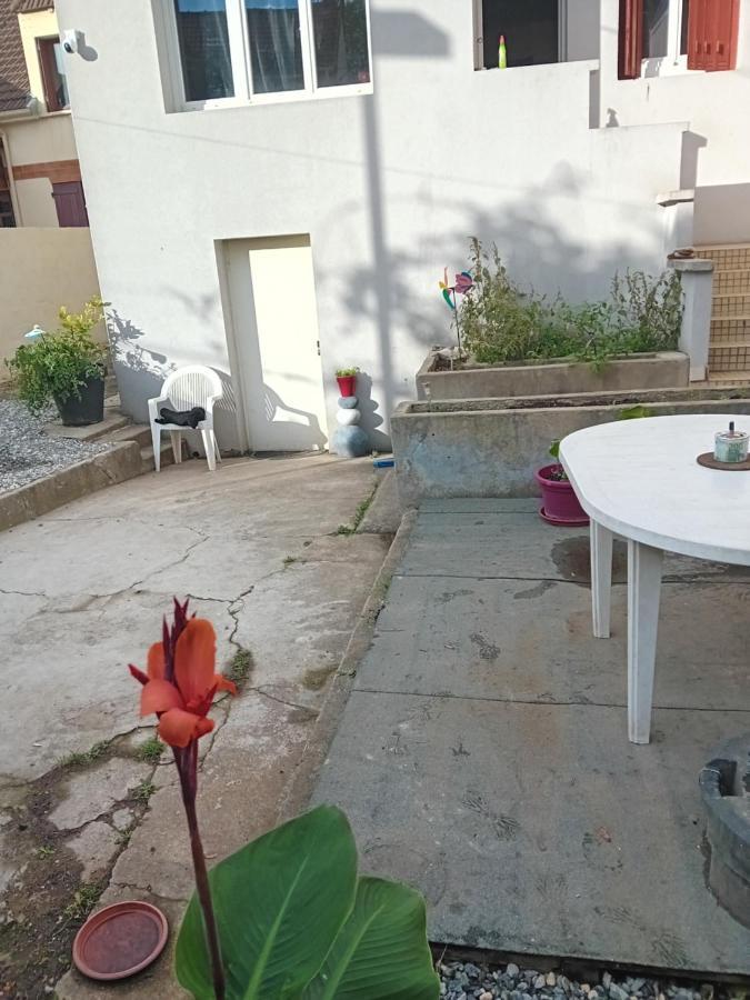Une Maison En Ville Saint-Denis  Exterior photo